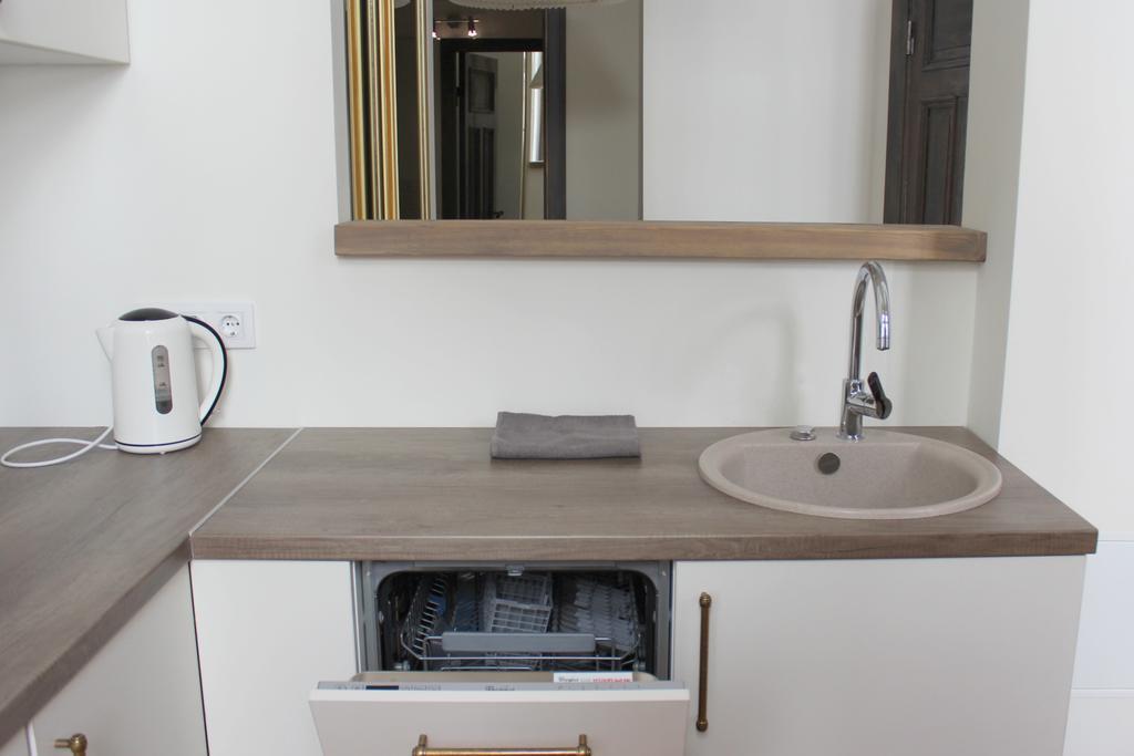 2 Room Apartment In Embasy Area Ρίγα Εξωτερικό φωτογραφία